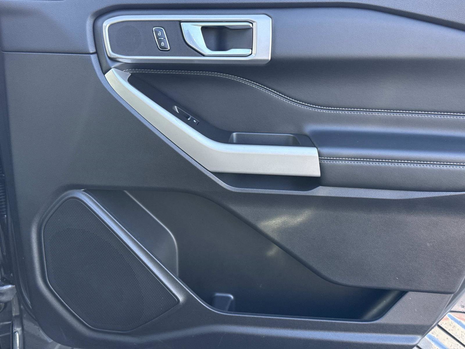 Used 2023 Ford Explorer XLT w/ Equipment Group 202A image 18