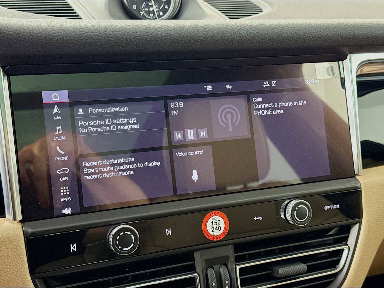 New 2026 Porsche Macan image 18