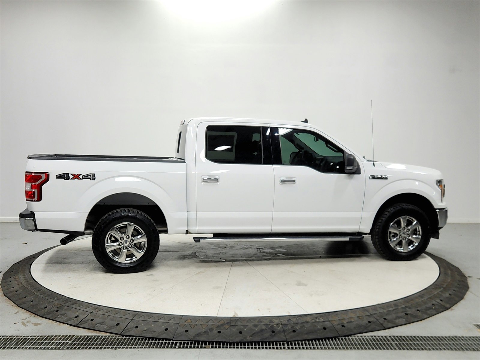 Used 2019 Ford F150 XLT w/ Equipment Group 302A Luxury image 8