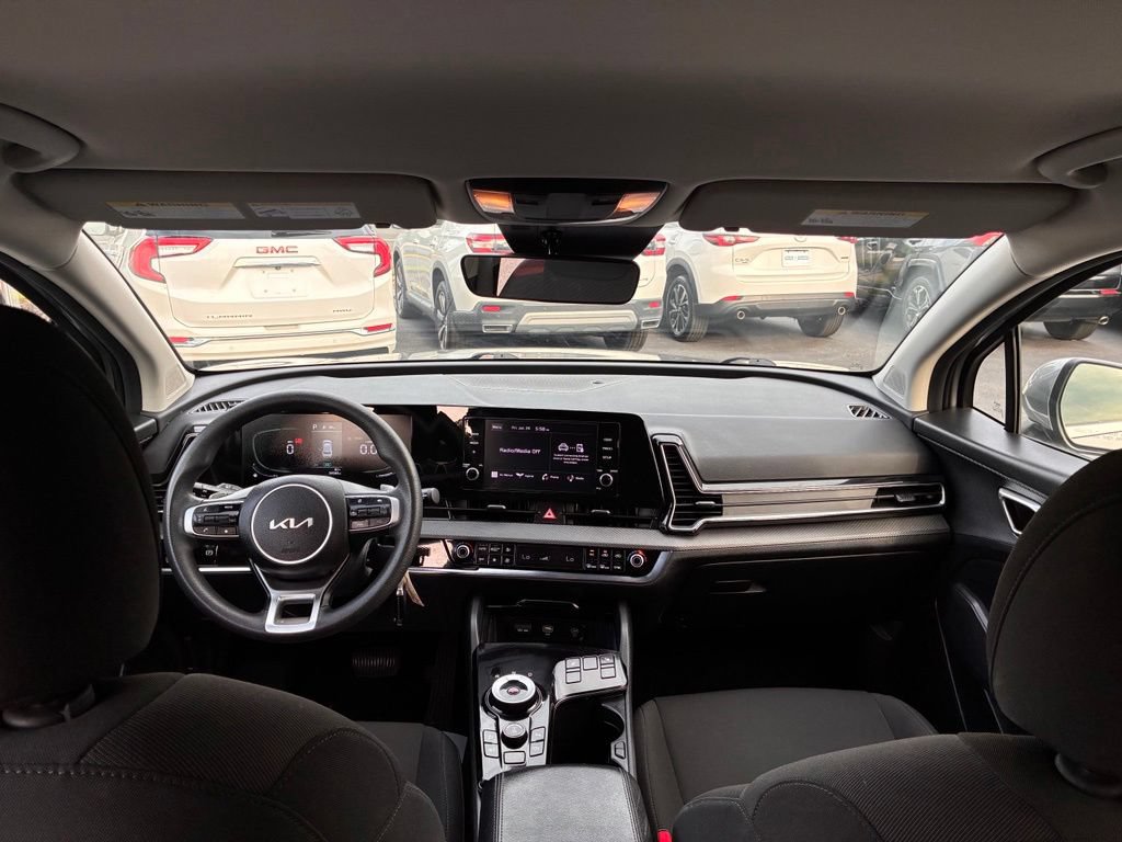Used 2023 Kia Sportage LX AWD/4WD image 16