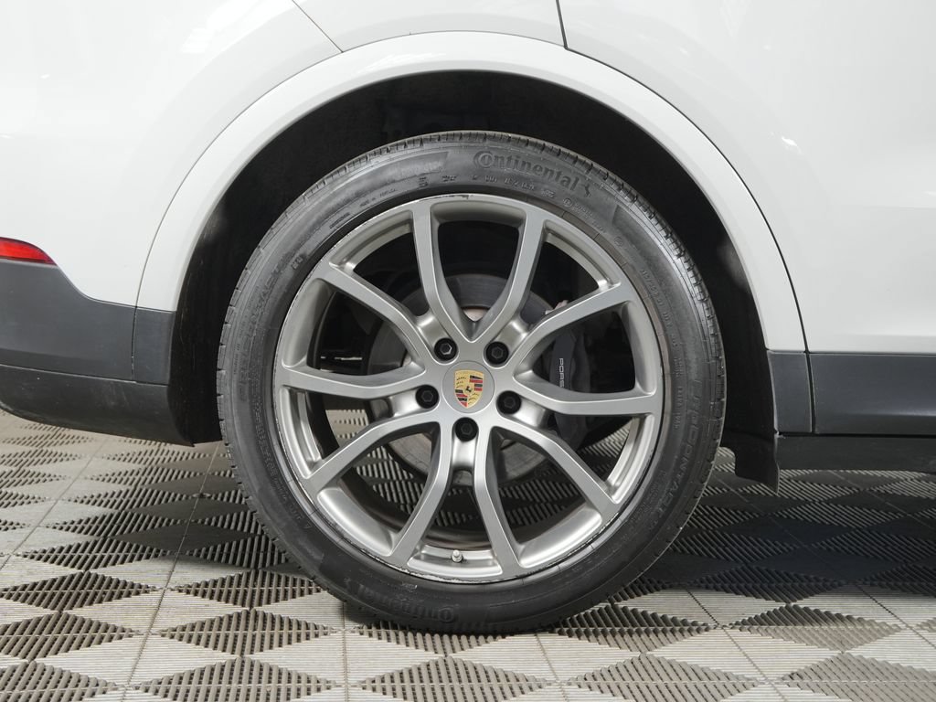 Certified 2023 Porsche Cayenne Platinum Edition AWD/4WD image 15