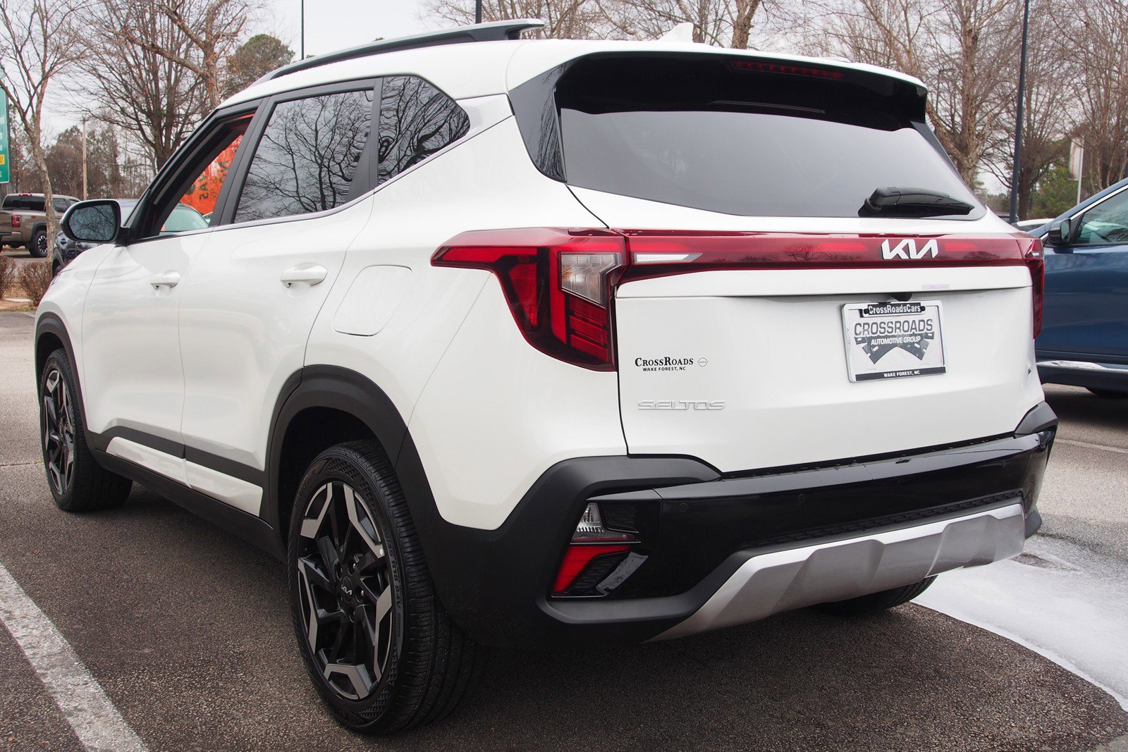 Used 2025 Kia Seltos SX w/ SX Sunroof Package AWD/4WD image 5