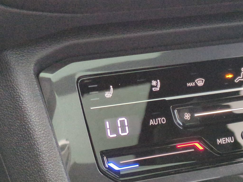 Used 2022 Volkswagen Tiguan SEL R-Line AWD/4WD image 28