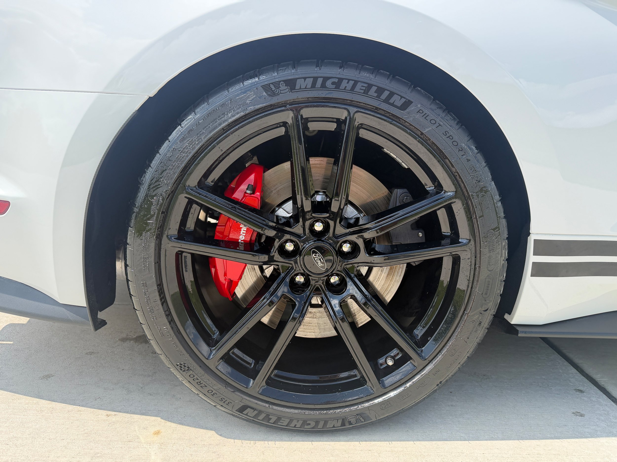 Used 2022 Ford Mustang Shelby GT500 w/ Technology Package RWD image 12