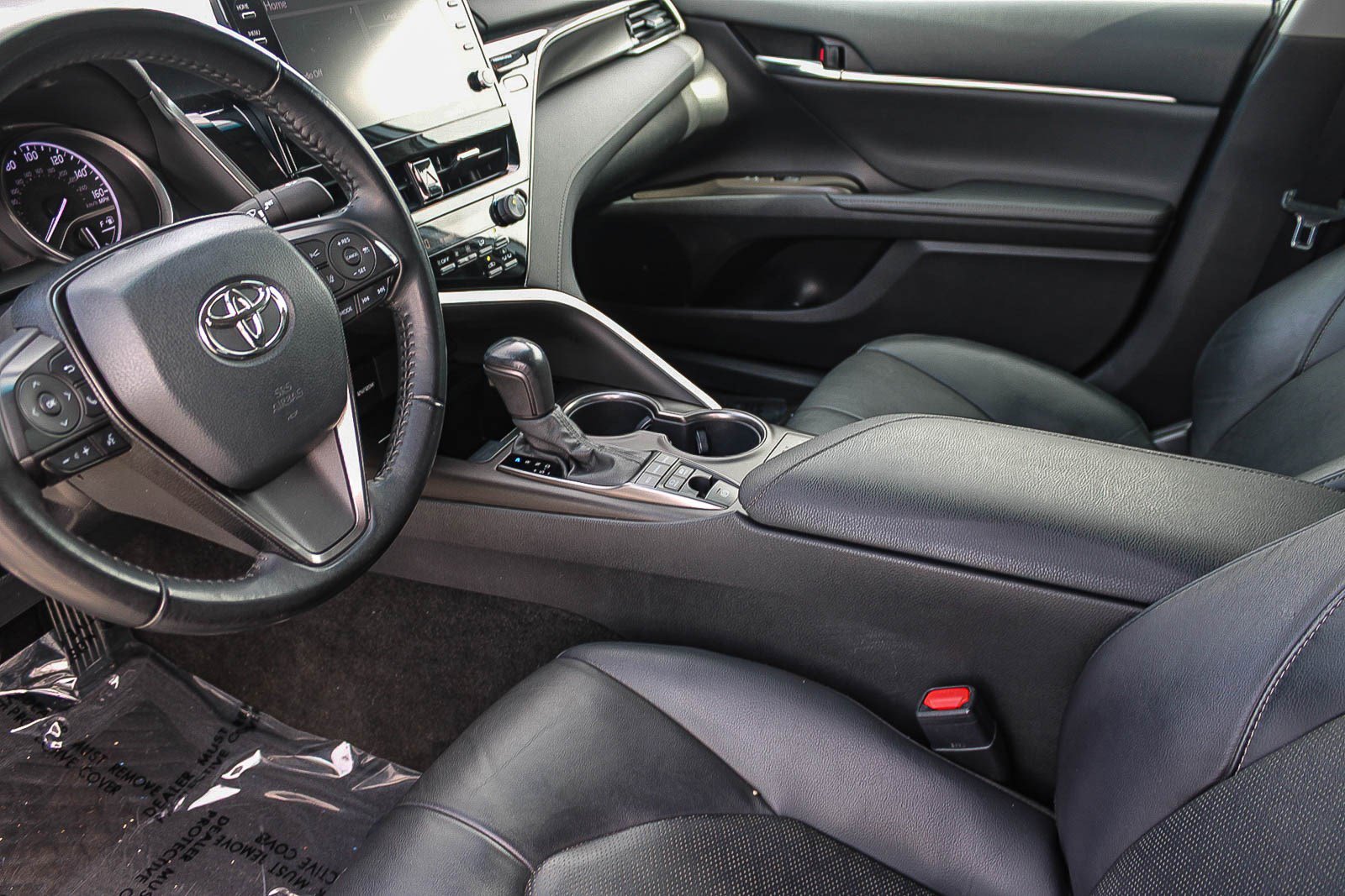 Used 2022 Toyota Camry XSE image 18