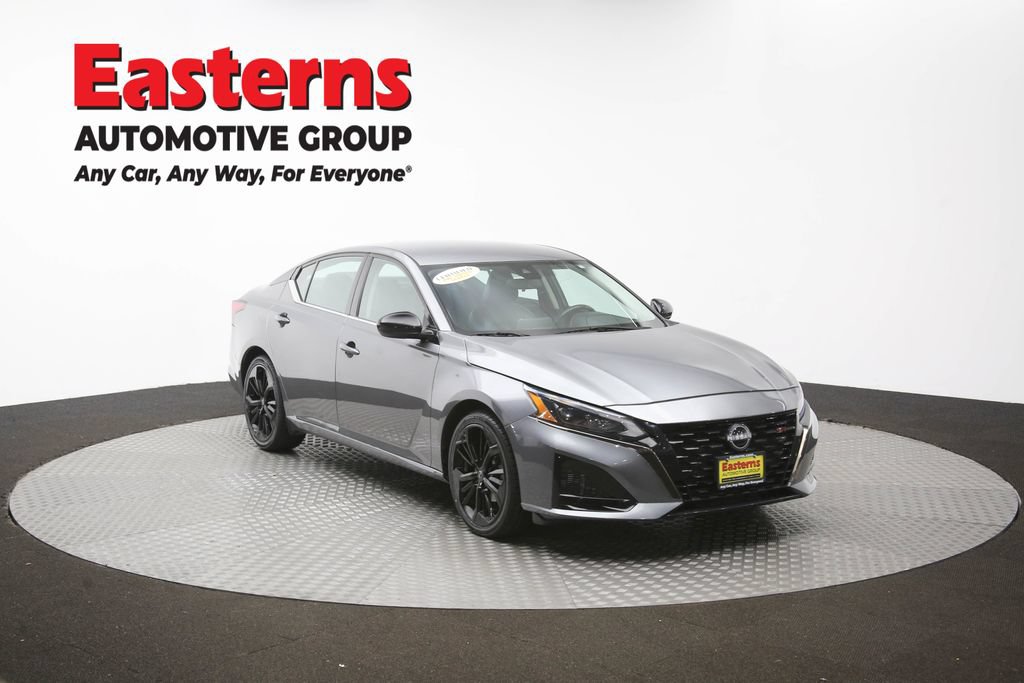 Used 2023 Nissan Altima 2.5 SR FWD image 49
