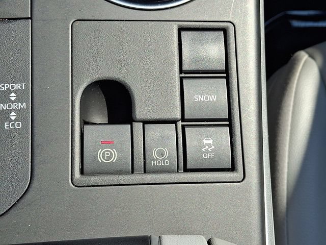 Used 2023 Toyota Highlander XLE FWD image 26