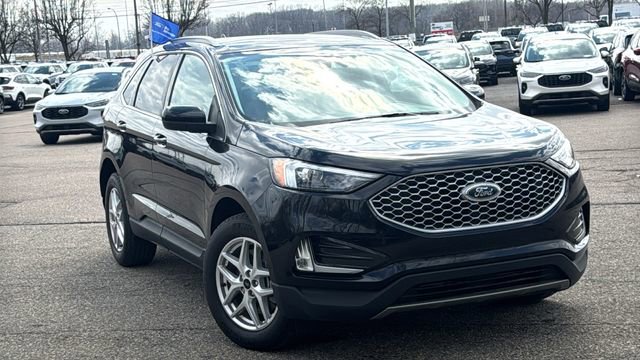 Certified 2023 Ford Edge SEL w/ Convenience Package image 2