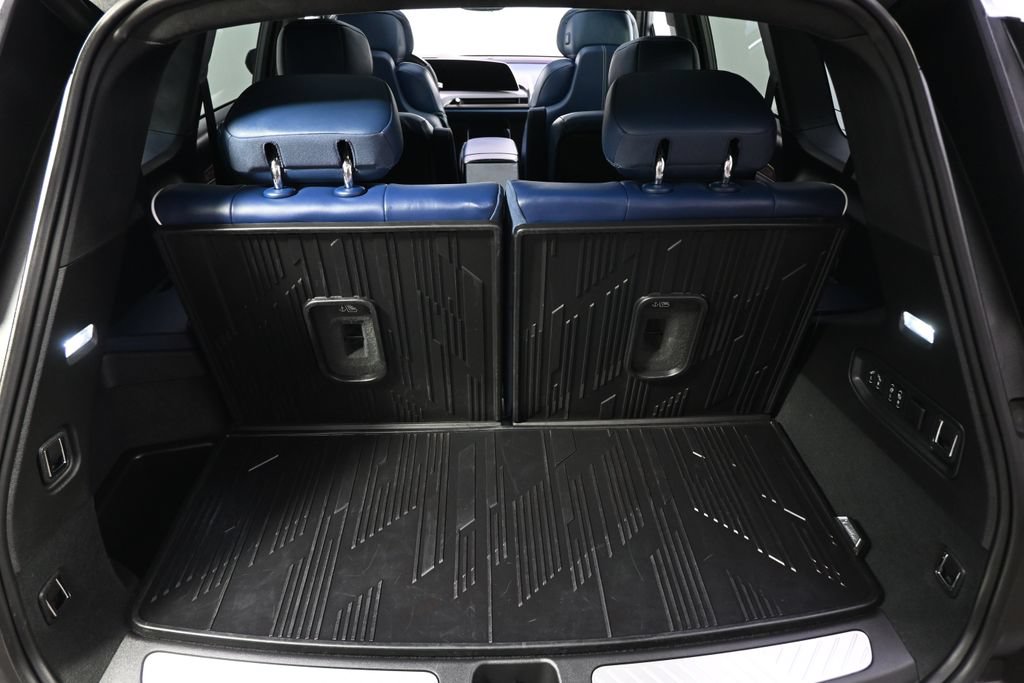 New 2026 Cadillac Vistiq Premium Luxury w/ LPO, Floor Liner Package AWD/4WD image 19