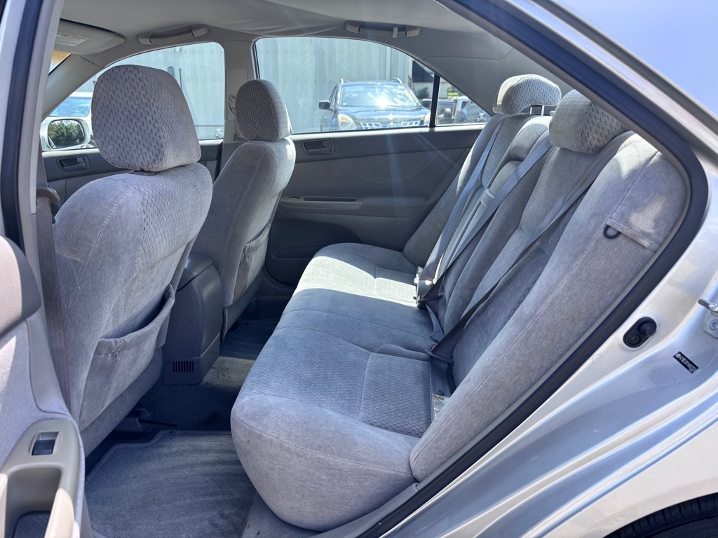 Used 2004 Toyota Camry FWD image 23