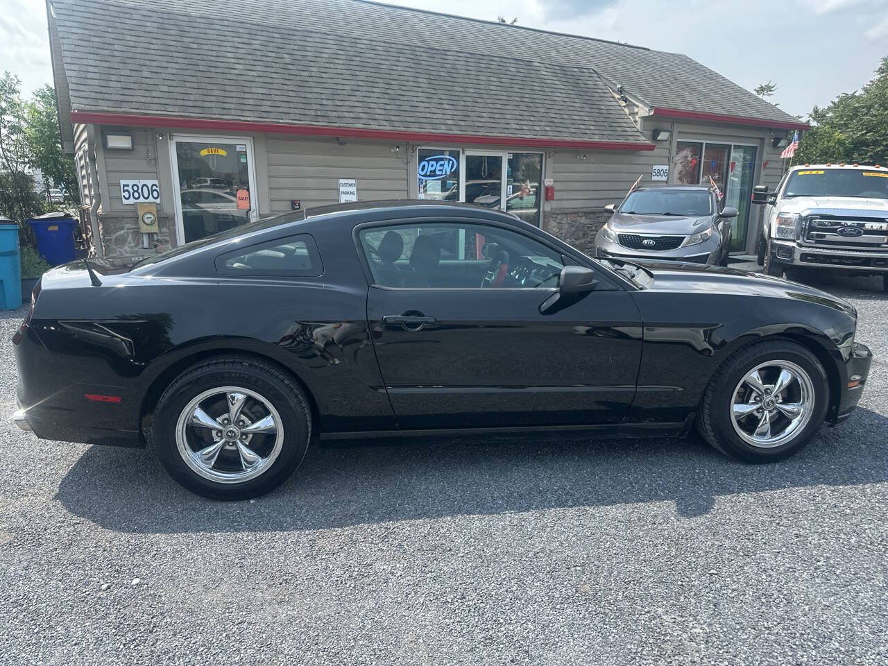 Used 2013 Ford Mustang Coupe RWD image 6