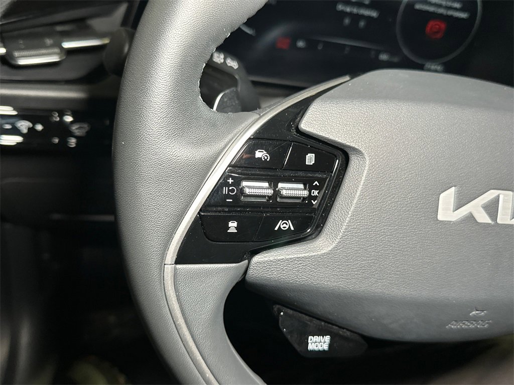 Certified 2023 Kia Niro Wind w/ Wind Preserve Package image 29