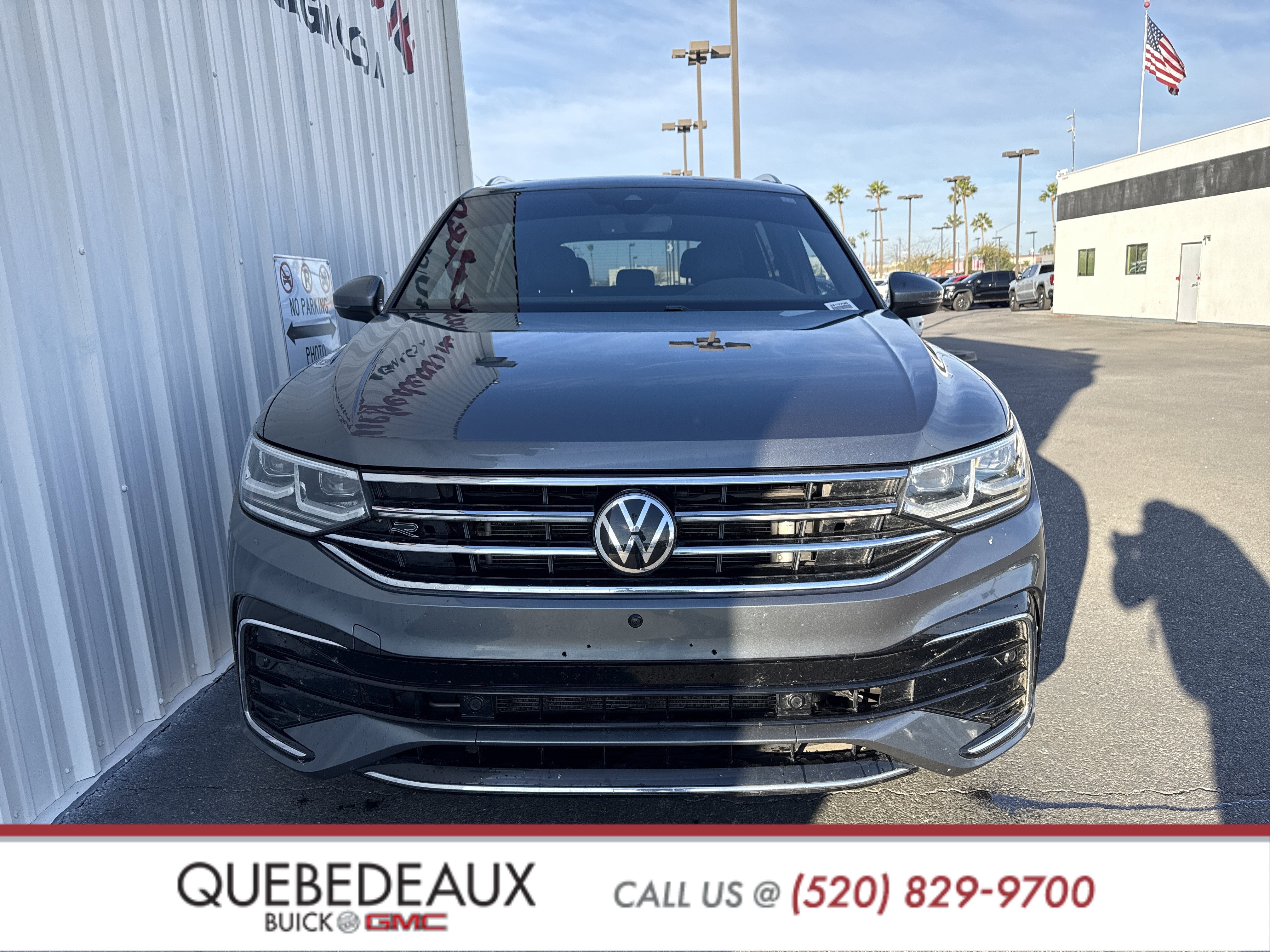 Used 2022 Volkswagen Tiguan SEL R-Line image 4