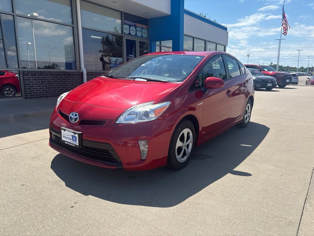 Used 2015 Toyota Prius Two FWD image 1