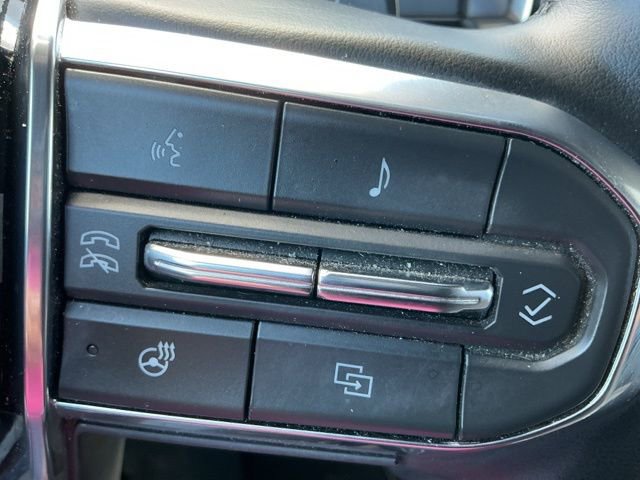 Used 2025 GMC Acadia Elevation image 12