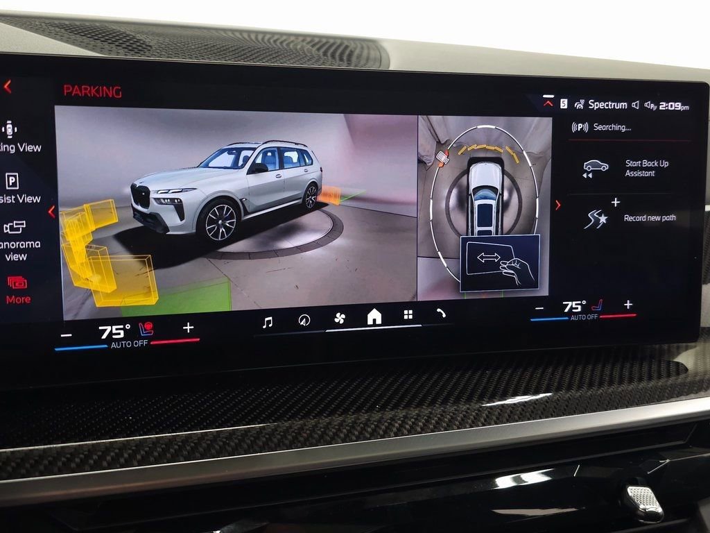 Used 2025 BMW X7 M60i w/ Climate Comfort Package image 36