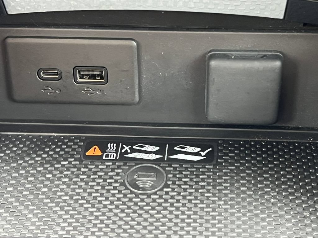 Used 2024 Buick Envision Avenir AWD/4WD image 30