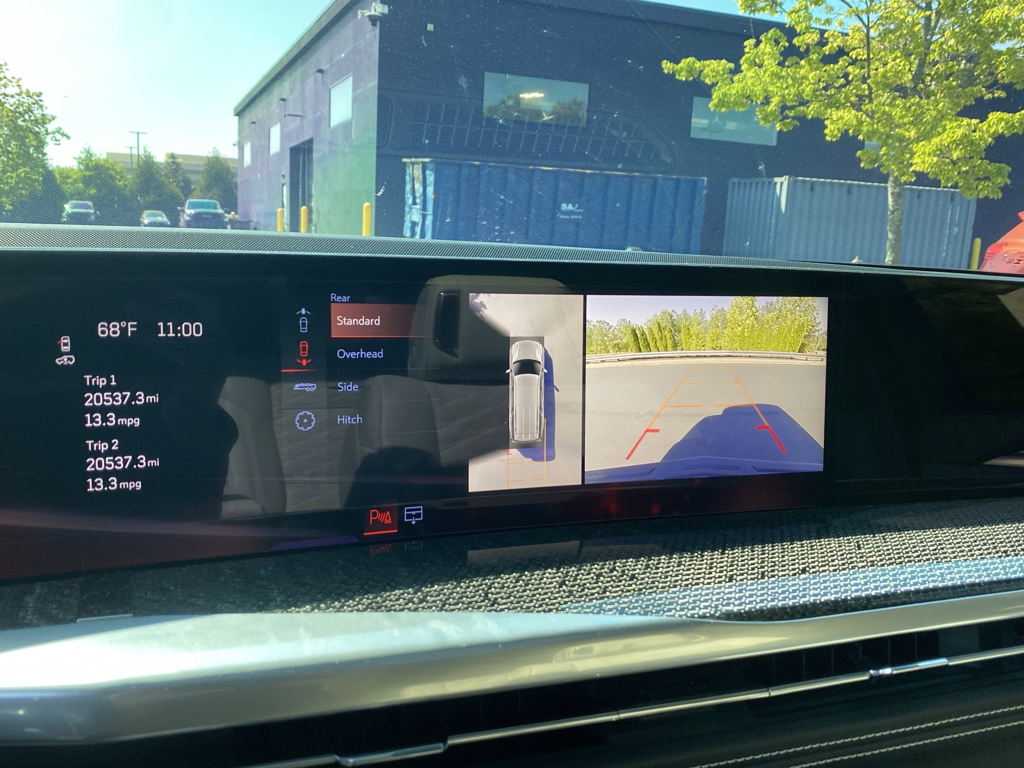 Used 2025 Cadillac Escalade ESV V AWD/4WD image 22