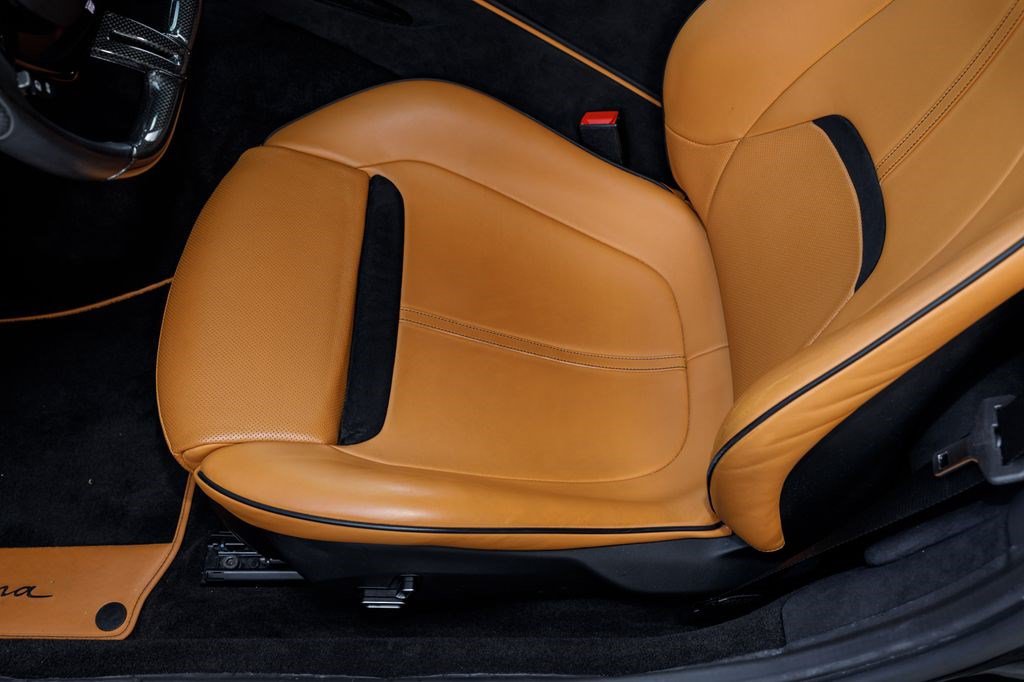 Used 2022 Ferrari Roma RWD image 28