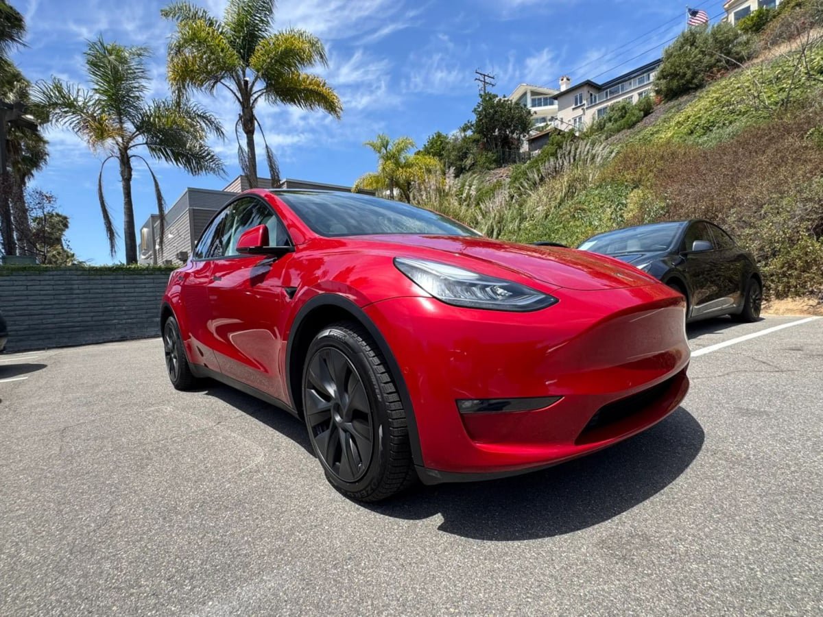 Used 2024 Tesla Model Y Long Range AWD/4WD image 9