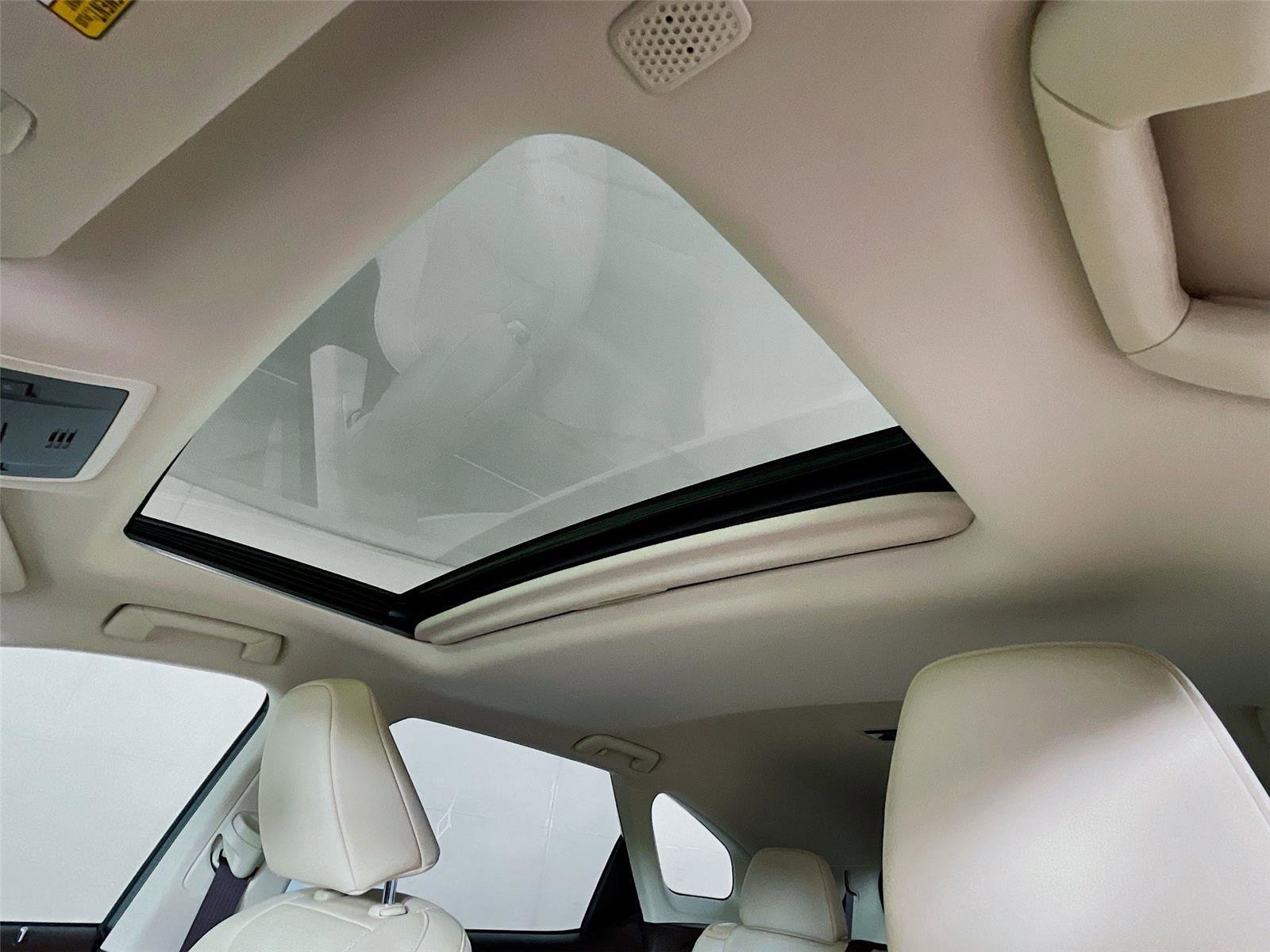 Used 2020 Lexus RX 350L FWD w/ Premium Package image 11