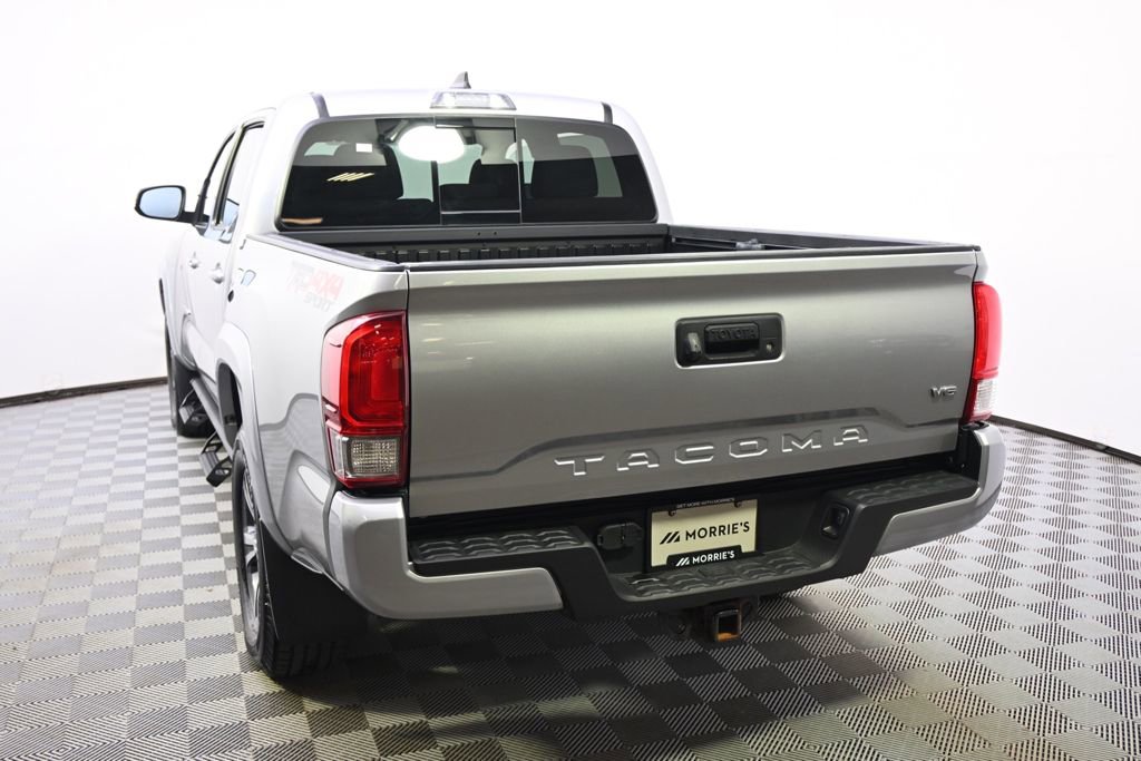 Used 2017 Toyota Tacoma TRD Sport w/ Tow Package (A/T) AWD/4WD image 4