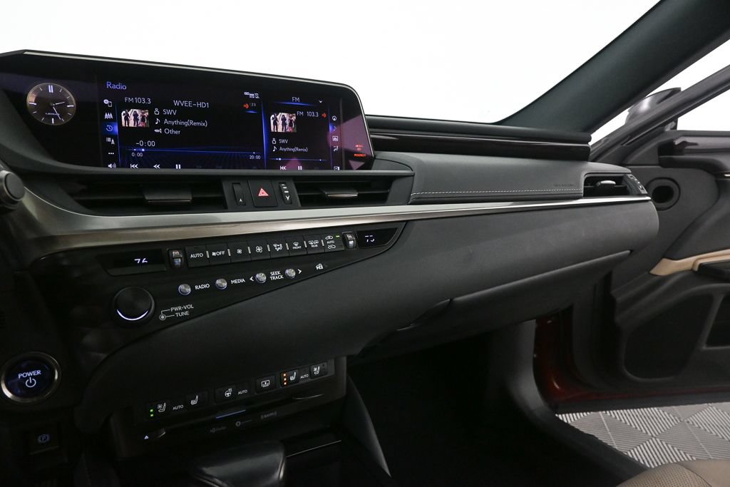 Used 2020 Lexus ES 300h w/ Accessory Package FWD image 12