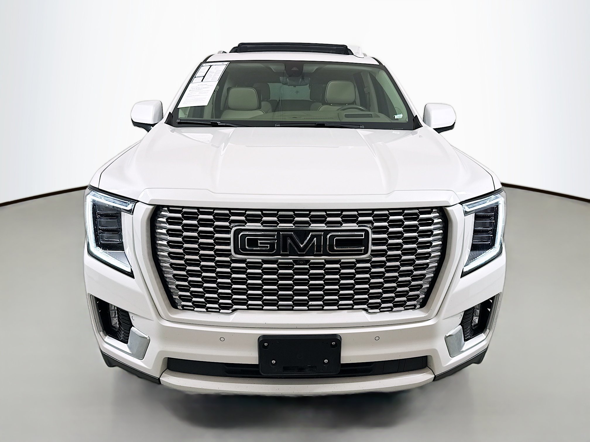 Used 2021 GMC Yukon Denali w/ Denali Ultimate Package AWD/4WD image 2
