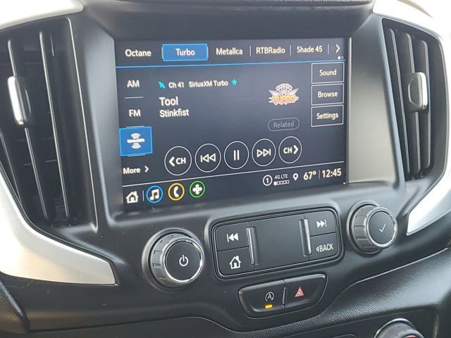 Used 2023 GMC Terrain SLT w/ Tech Package image 18