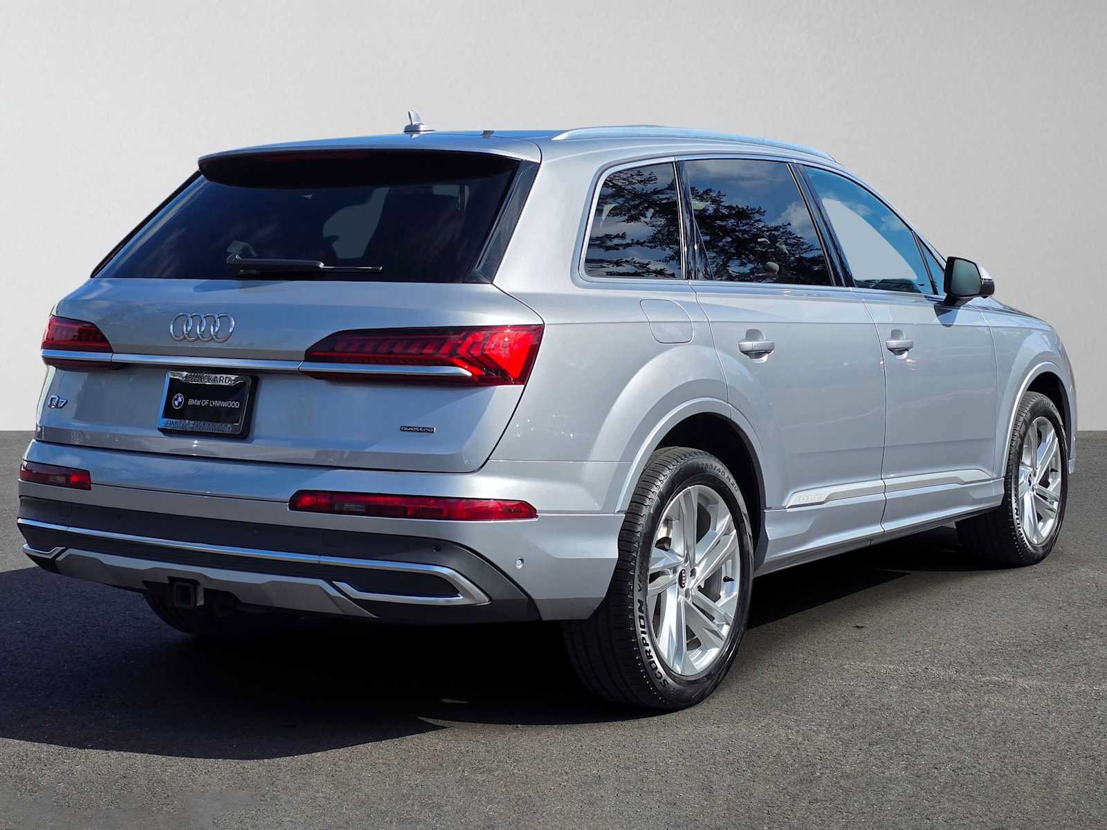 Used 2021 Audi Q7 3.0T Premium Plus w/ Premium Plus Package AWD/4WD image 3