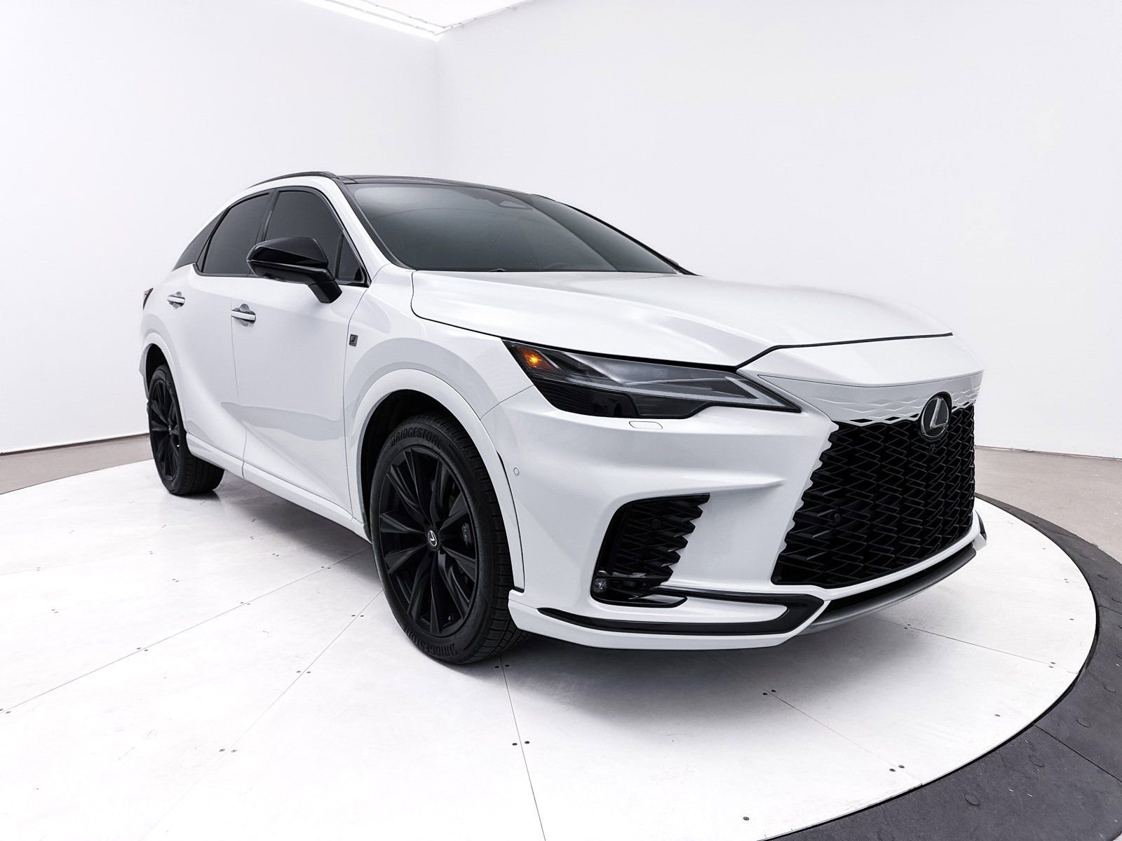 Used 2024 Lexus RX 500h F Sport image 12