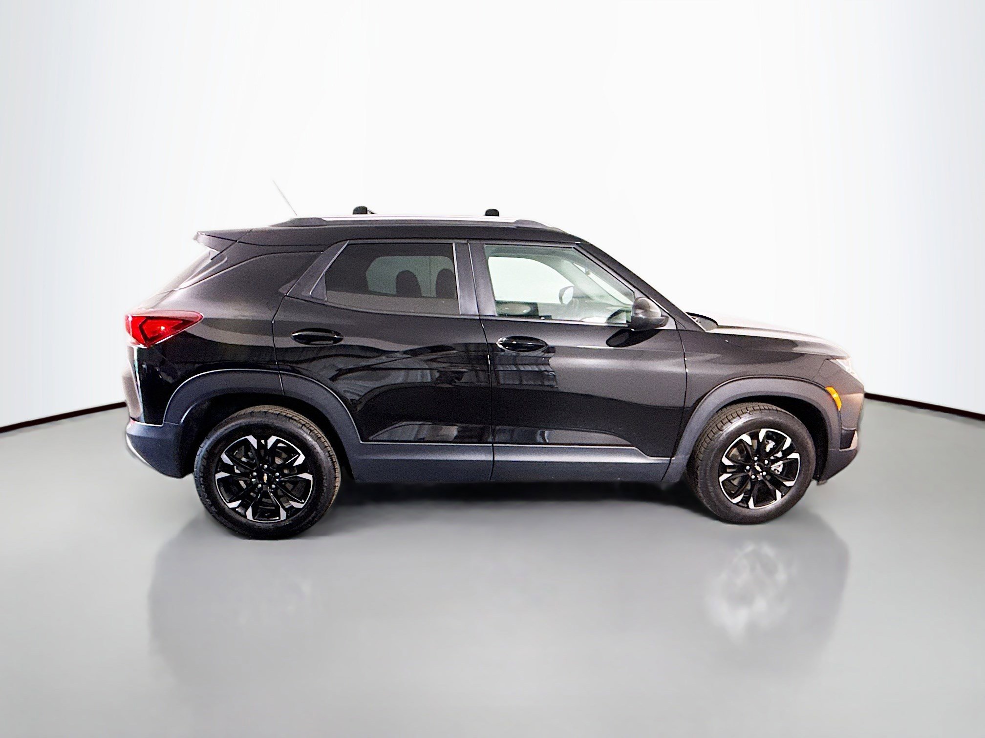 Used 2022 Chevrolet TrailBlazer LT w/ Convenience Package image 11