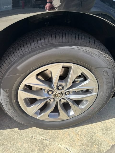 Used 2026 Toyota Sienna XLE FWD image 13