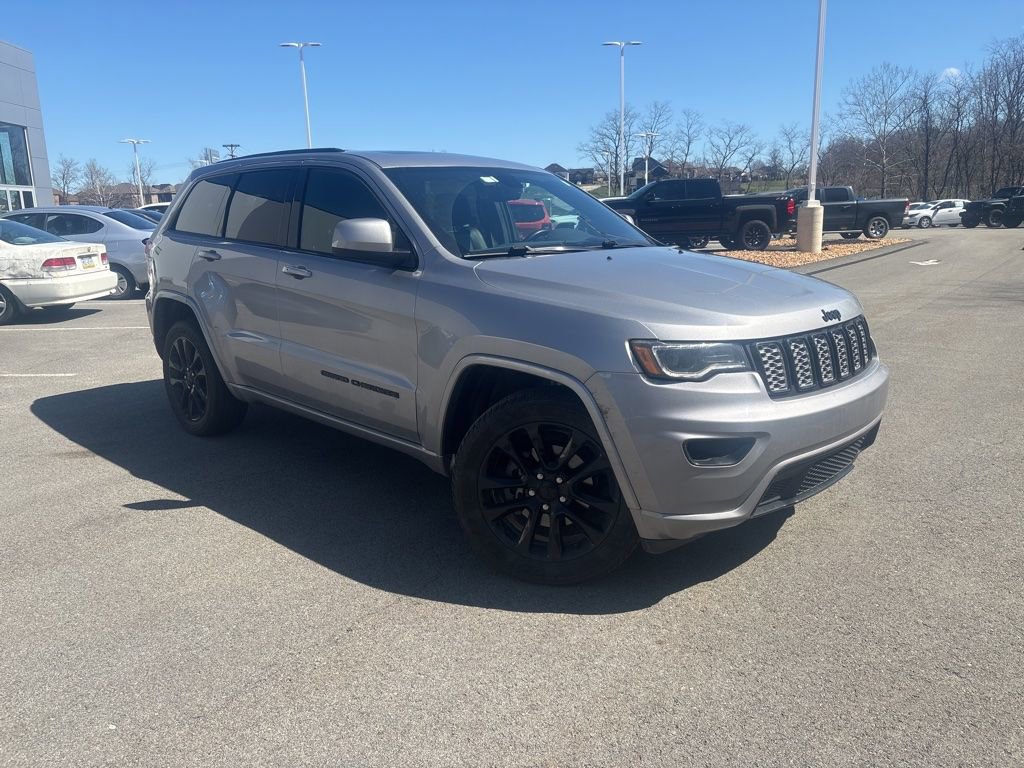 Used 2020 Jeep Grand Cherokee Altitude image 1