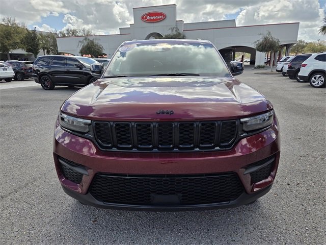 Certified 2025 Jeep Grand Cherokee Altitude image 19