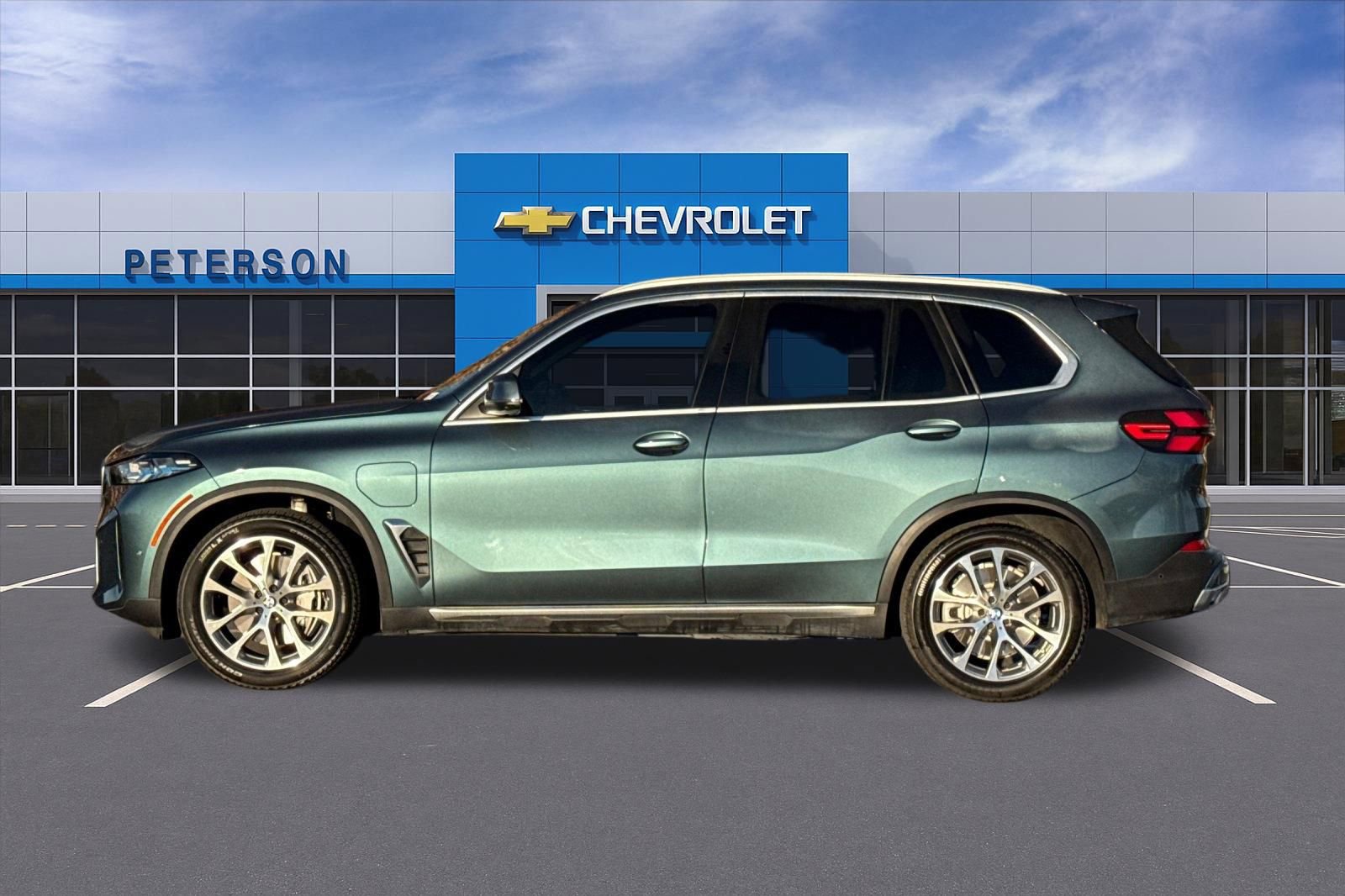 Used 2026 BMW X5 xDrive50e image 7