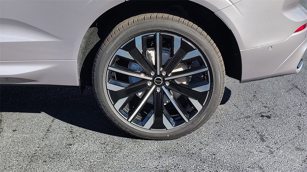 Used 2026 Volvo XC60 B5 Ultra w/ Climate Package PRO image 31