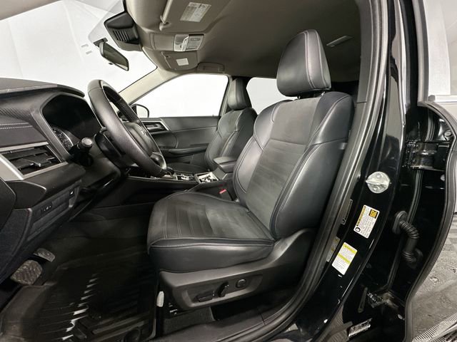 Used 2023 Mitsubishi Outlander SE image 18