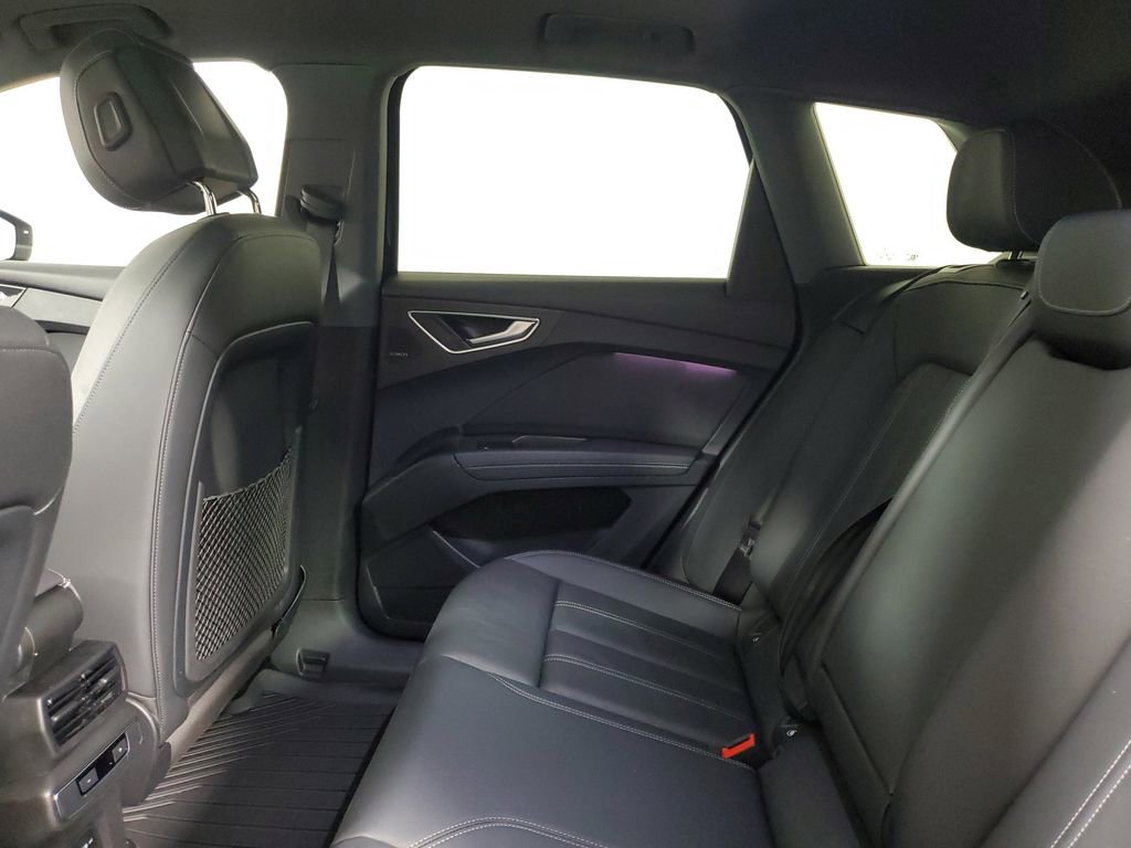 Used 2023 Audi Q4 e-tron Premium Plus w/ Premium Plus image 11