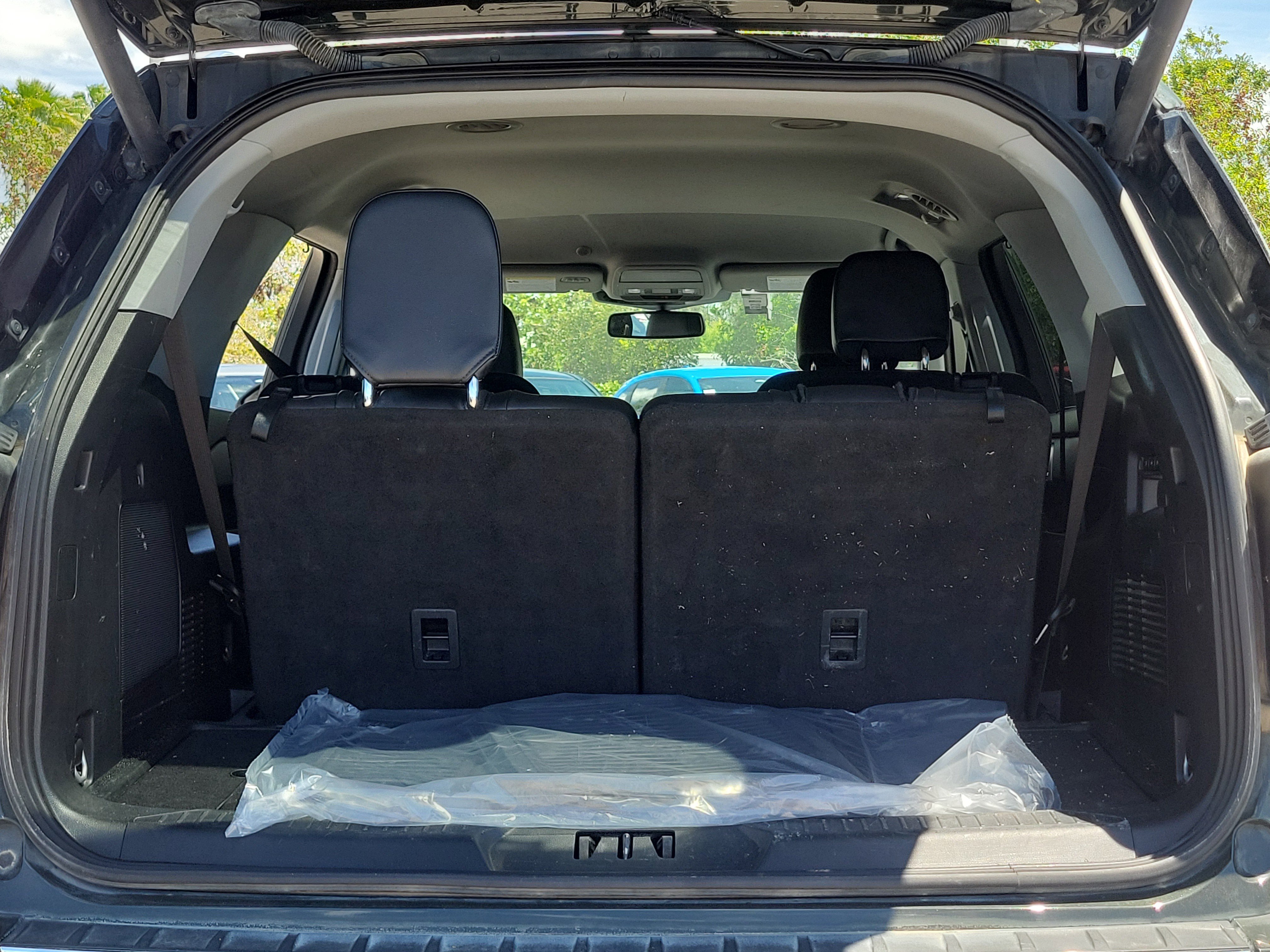 Used 2023 Ford Explorer Limited w/ Equipment Group 301A image 10