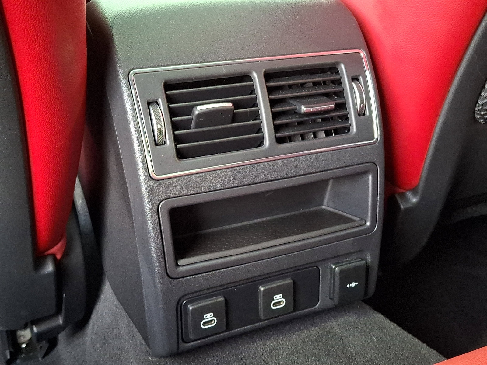 Used 2022 Jaguar XF R-Dynamic SE image 11