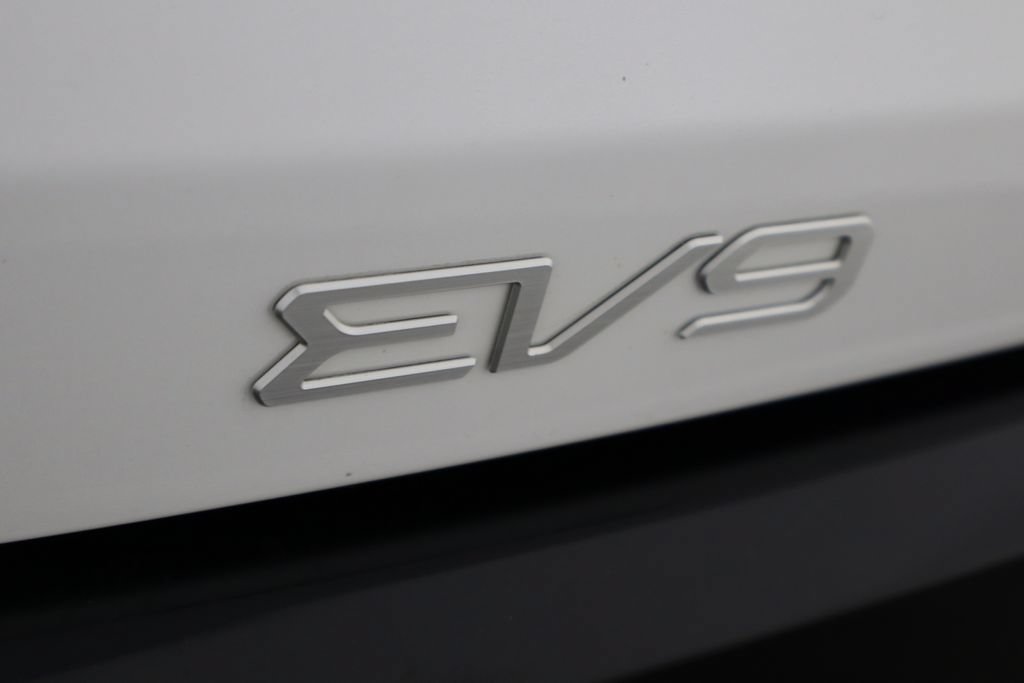 Used 2024 Kia EV9 GT-Line AWD/4WD image 38