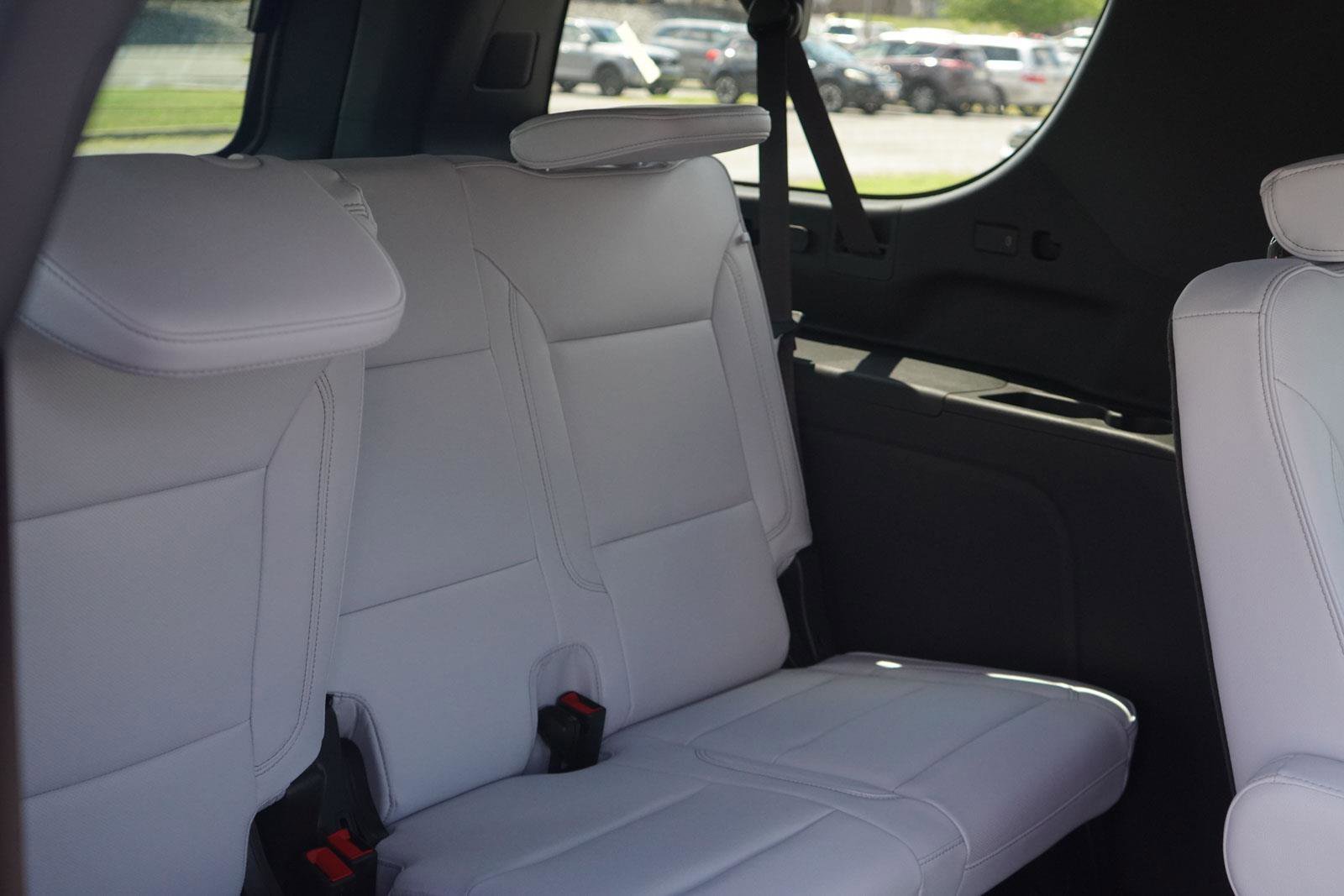 New 2025 Chevrolet Suburban Premier image 31