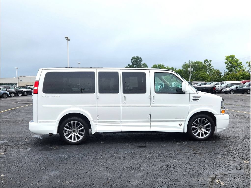 Used 2019 Chevrolet Express 2500 w/ Enhanced Convenience Package RWD image 13