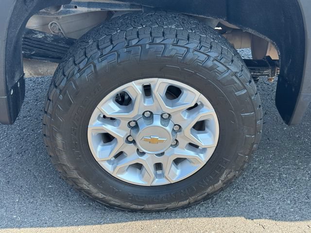 Used 2022 Chevrolet Silverado 2500 LT w/ Convenience Package AWD/4WD image 12