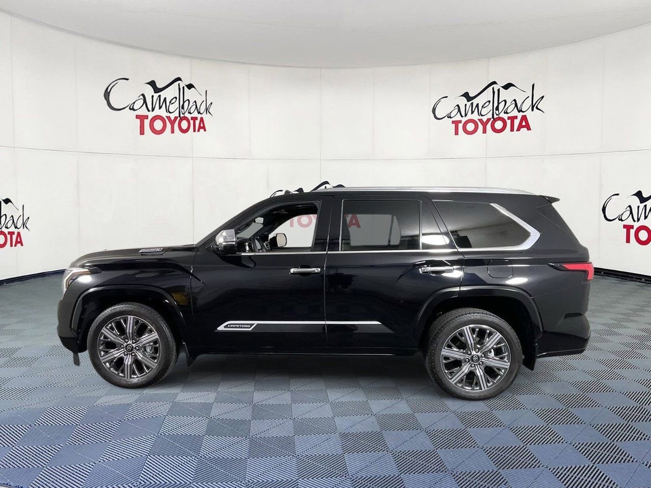 Used 2025 Toyota Sequoia Capstone image 4