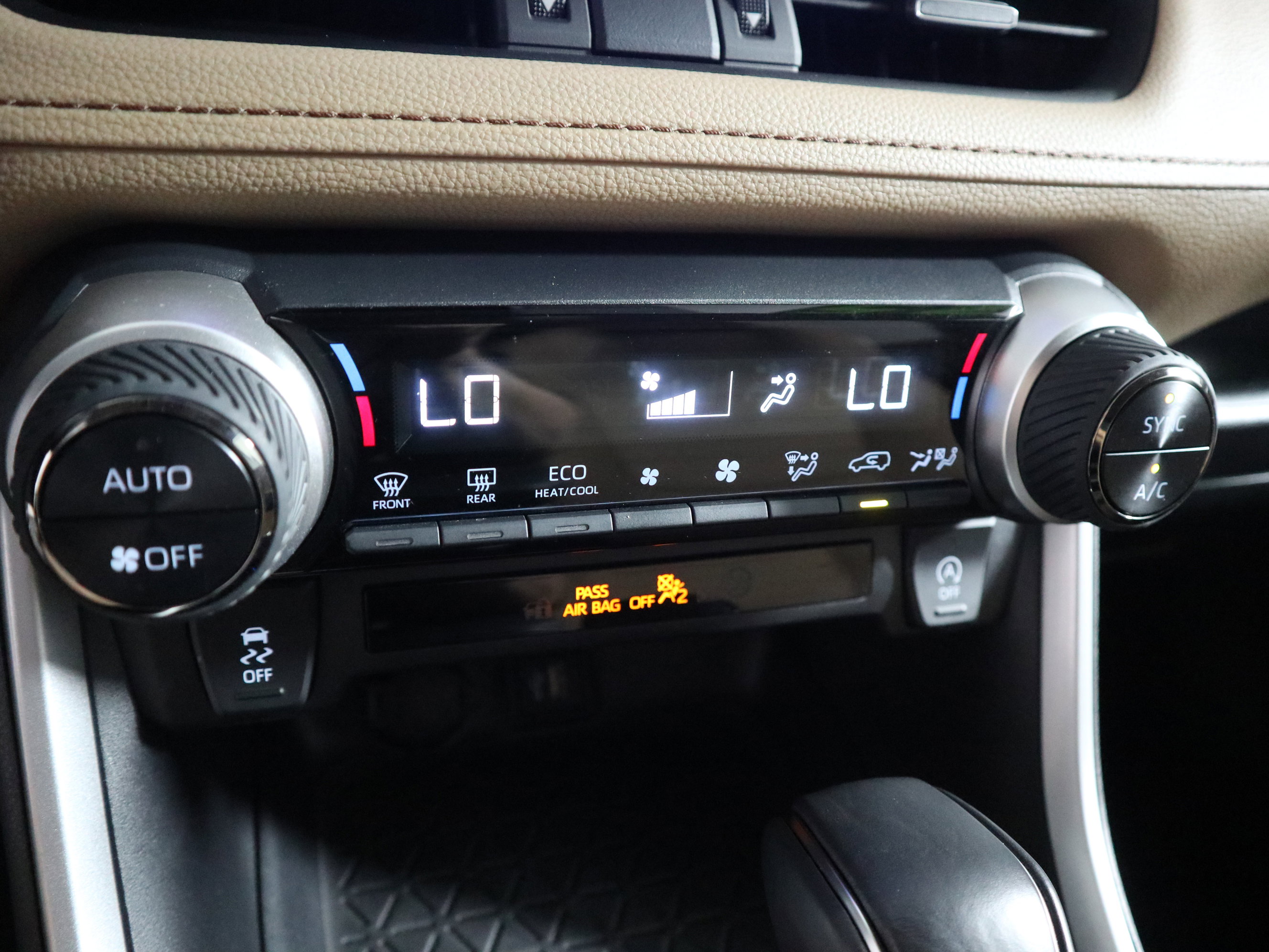 Used 2025 Toyota RAV4 XLE Premium image 34