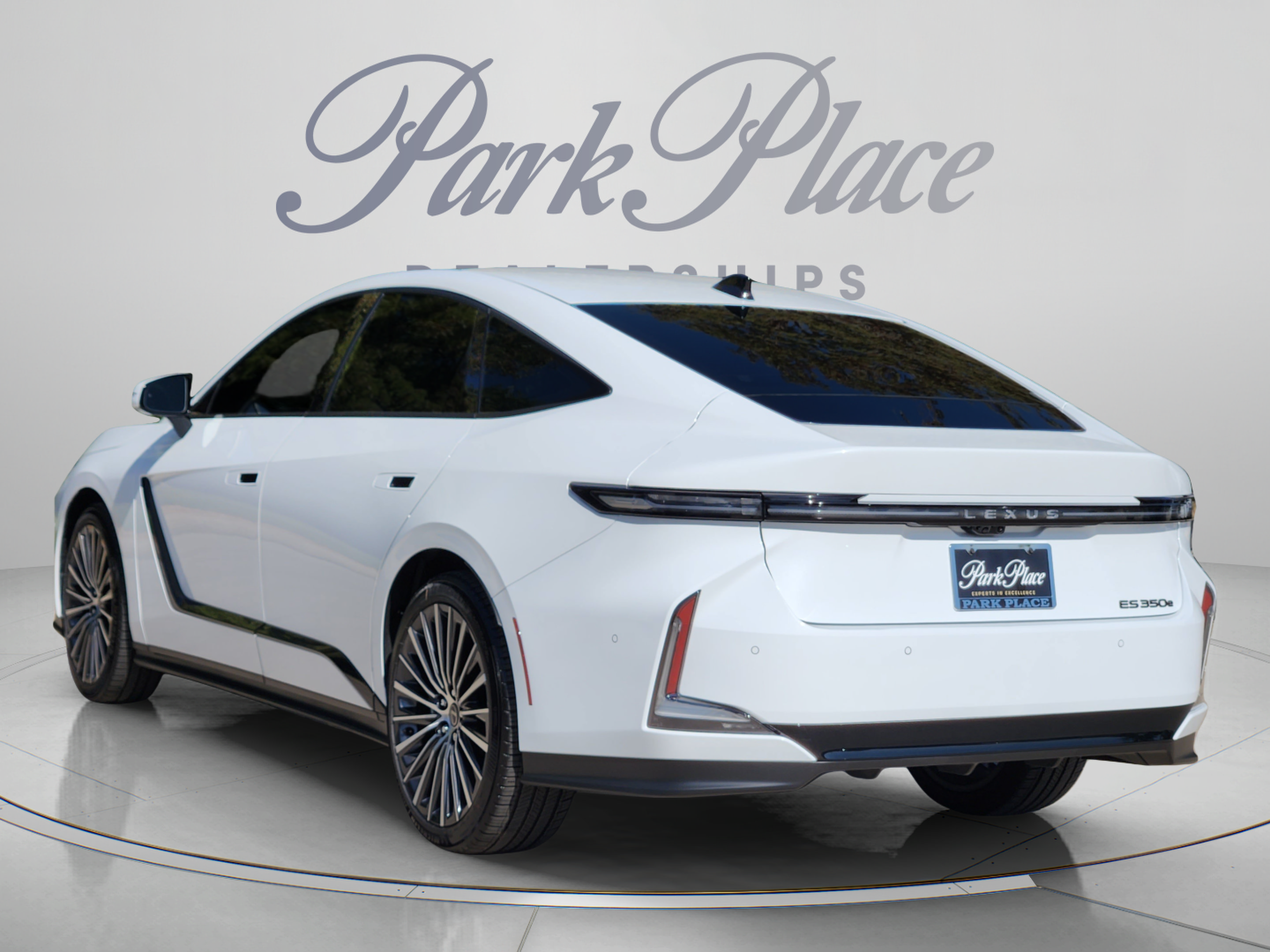 New 2026 Lexus ES 350e FWD image 3