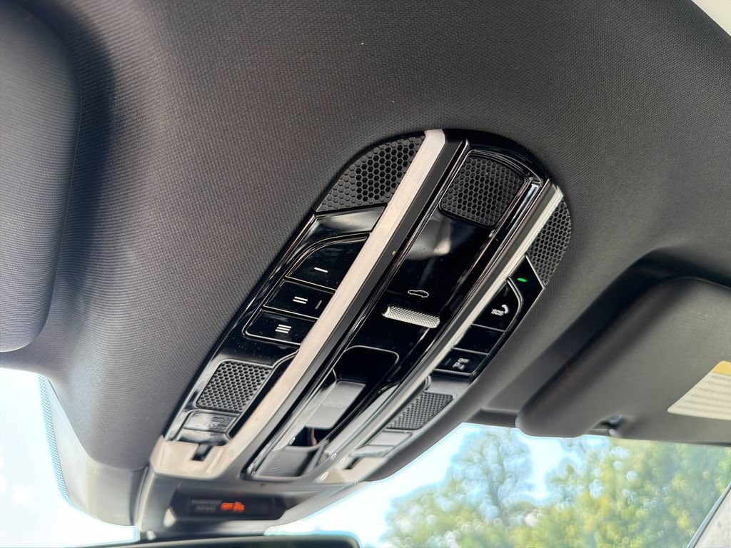 Used 2020 Porsche Cayenne AWD/4WD image 31