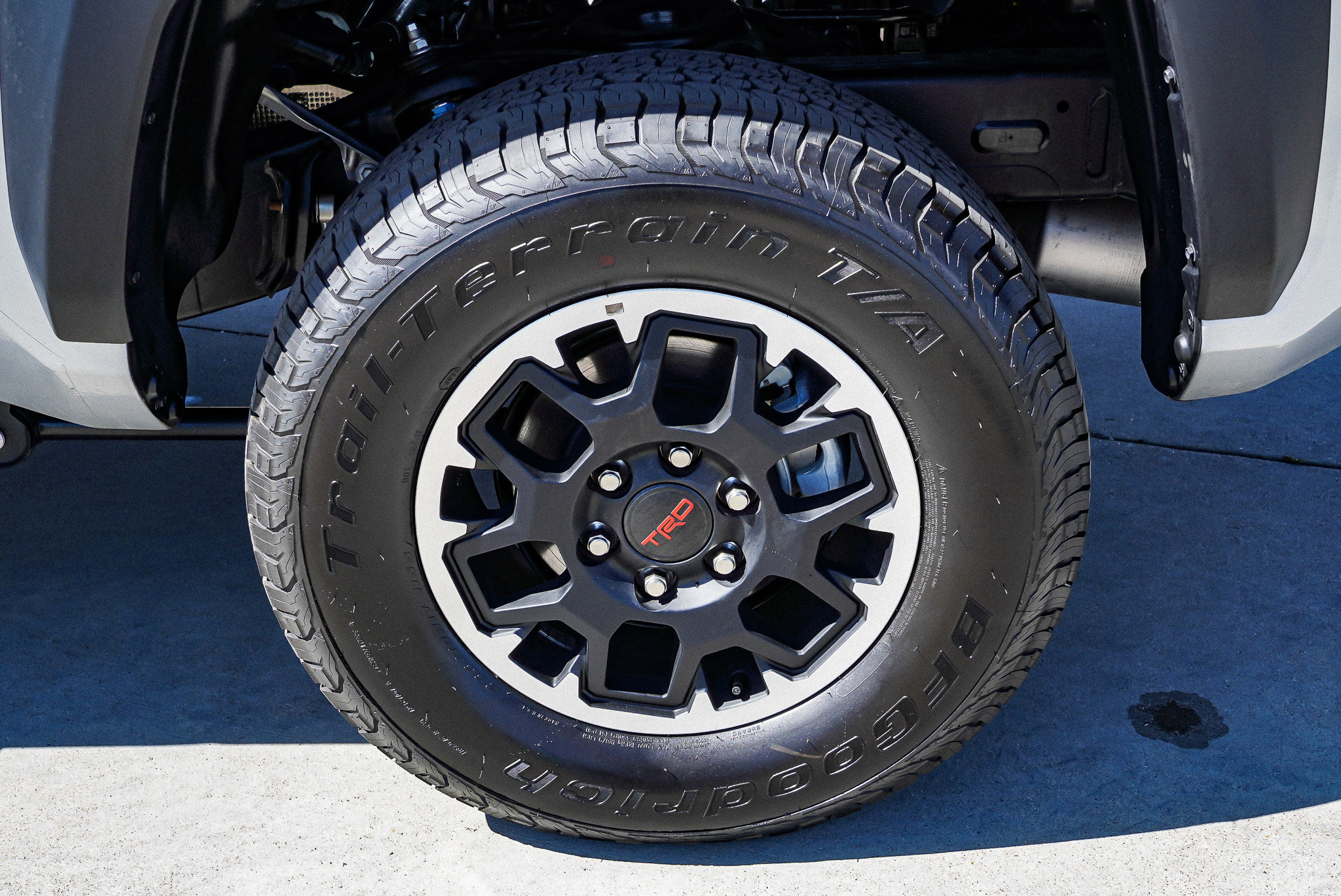 Certified 2025 Toyota Tacoma TRD Off-Road AWD/4WD image 13